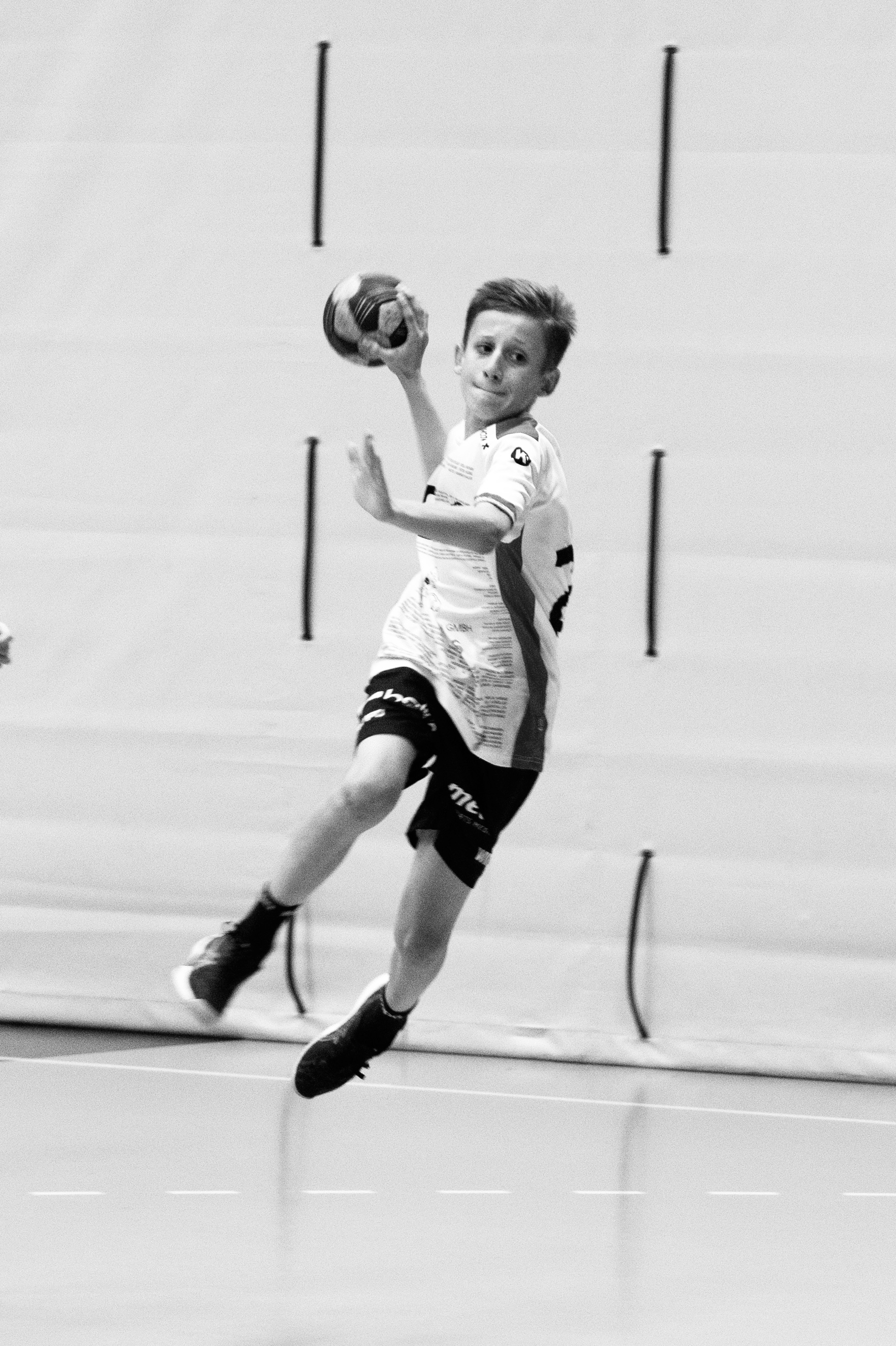 Dario beim Handball spielen
